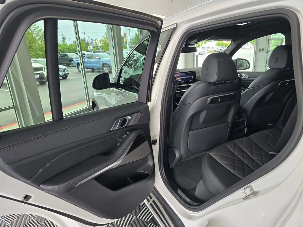 Used 2026 BMW X5 xDrive40i AWD/4WD image 38