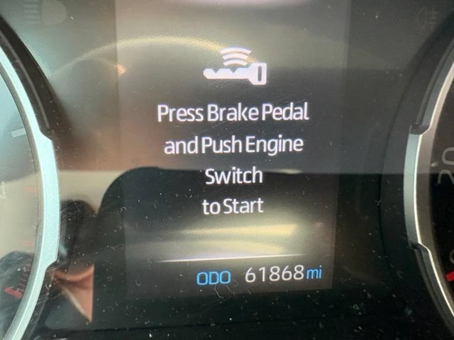 Used 2019 Toyota RAV4 XLE w/ Convenience Package FWD image 9