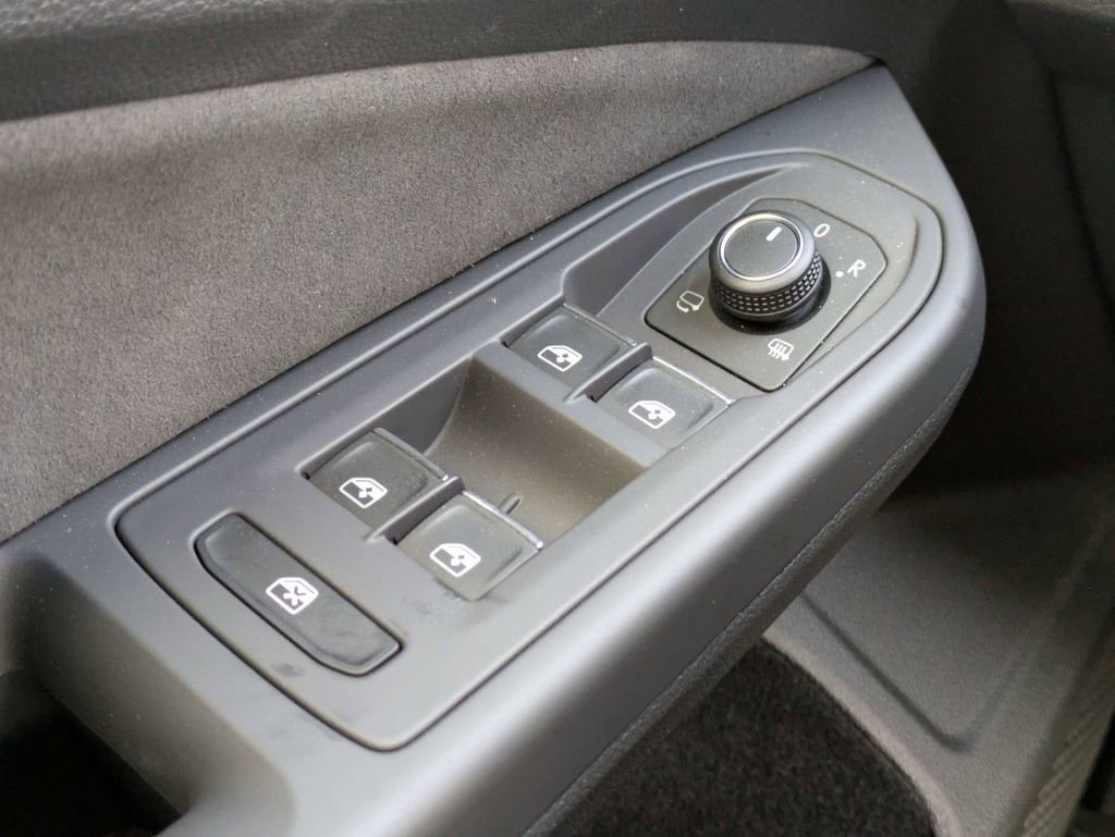 Certified 2026 Volkswagen GTI SE image 31