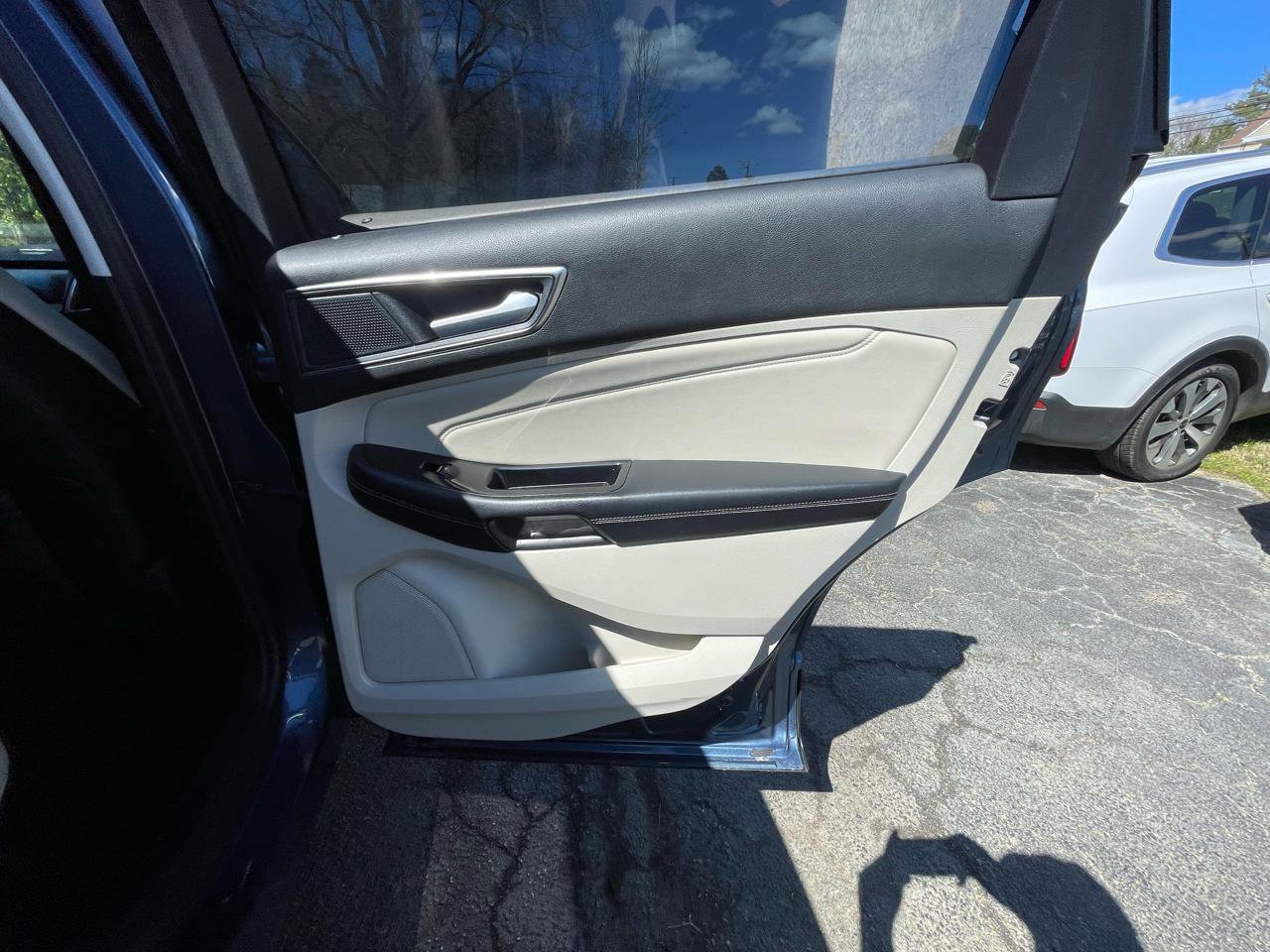 Used 2019 Ford Edge Titanium w/ Cold Weather Package image 23