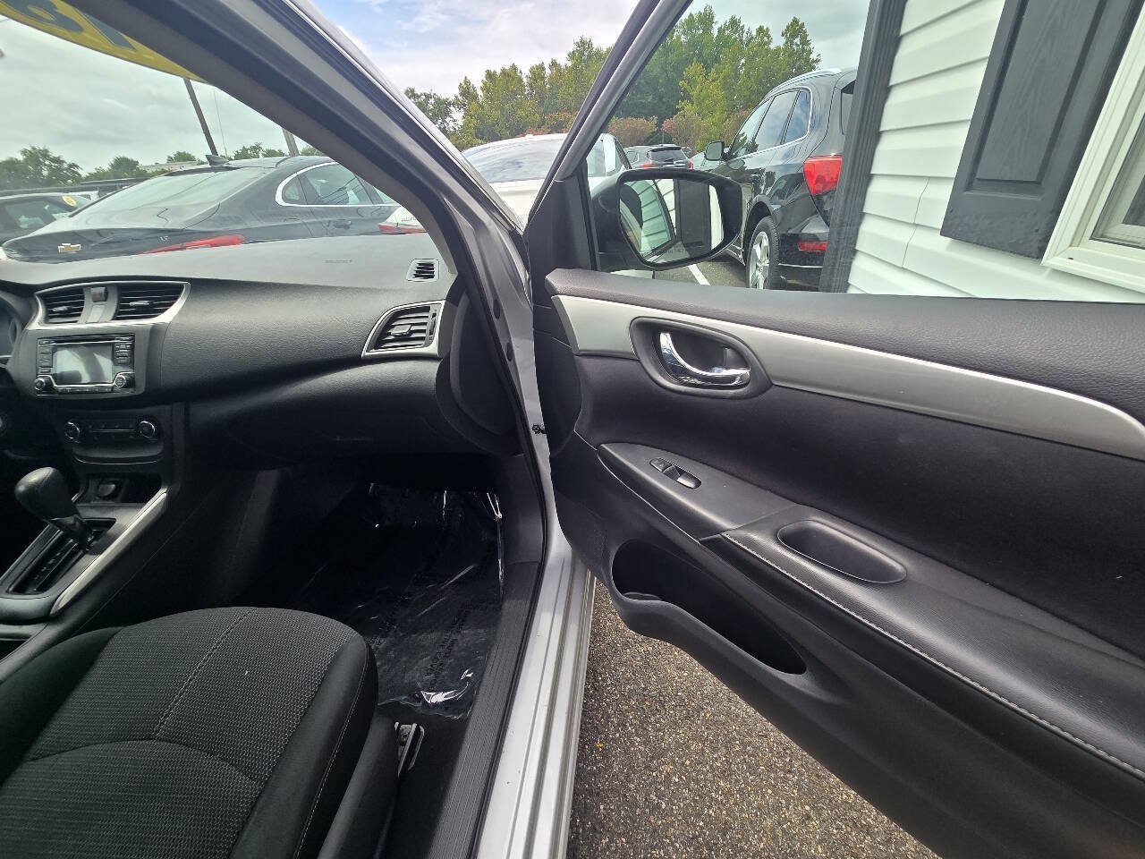 Used 2018 Nissan Sentra S FWD image 18