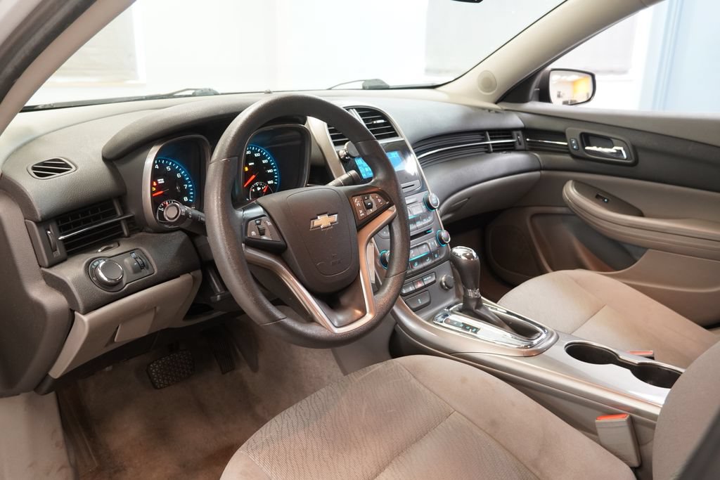 Used 2013 Chevrolet Malibu LS FWD image 6