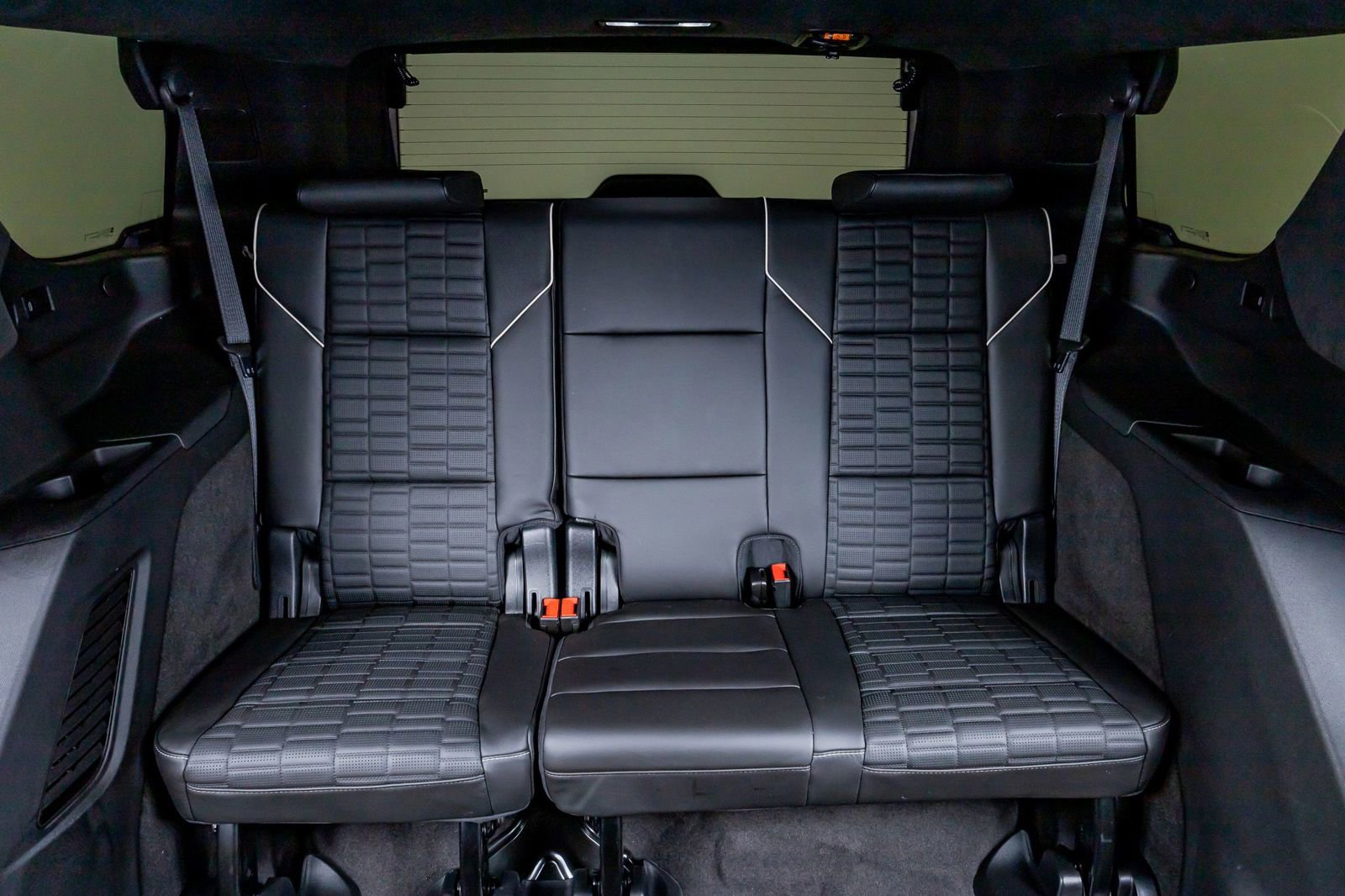 Used 2024 Cadillac Escalade Sport Platinum w/ LPO, ONYX Package AWD/4WD image 35