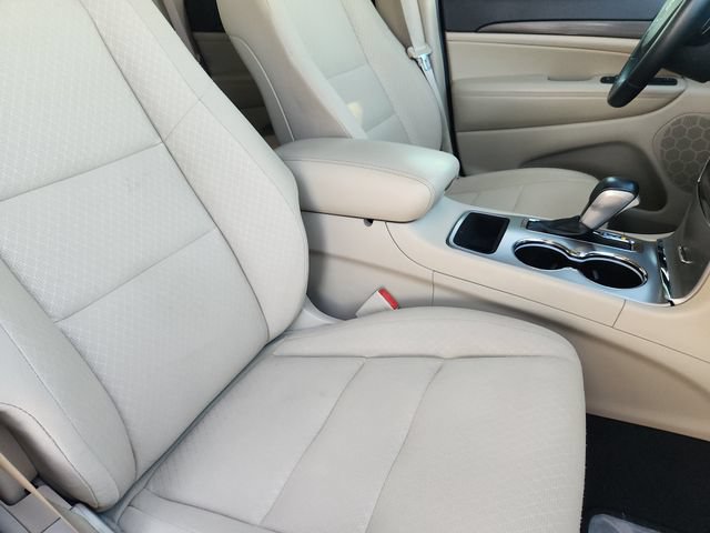Used 2022 Jeep Grand Cherokee Laredo E w/ Security & Convenience Group AWD/4WD image 17