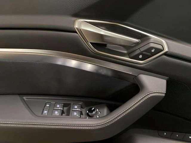 Used 2024 Audi Q8 e-tron Premium Plus w/ Premium Plus Package image 34