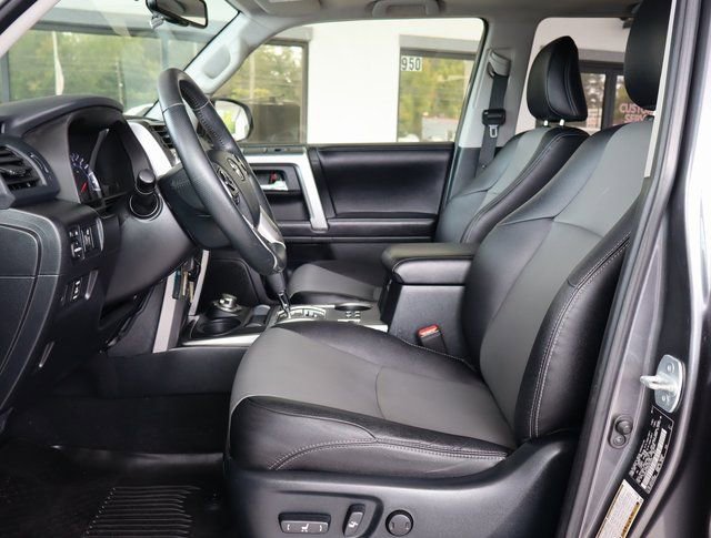 Used 2017 Toyota 4Runner SR5 Premium image 14
