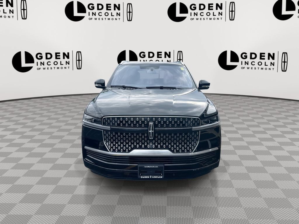 Certified 2025 Lincoln Navigator Reserve AWD/4WD image 3