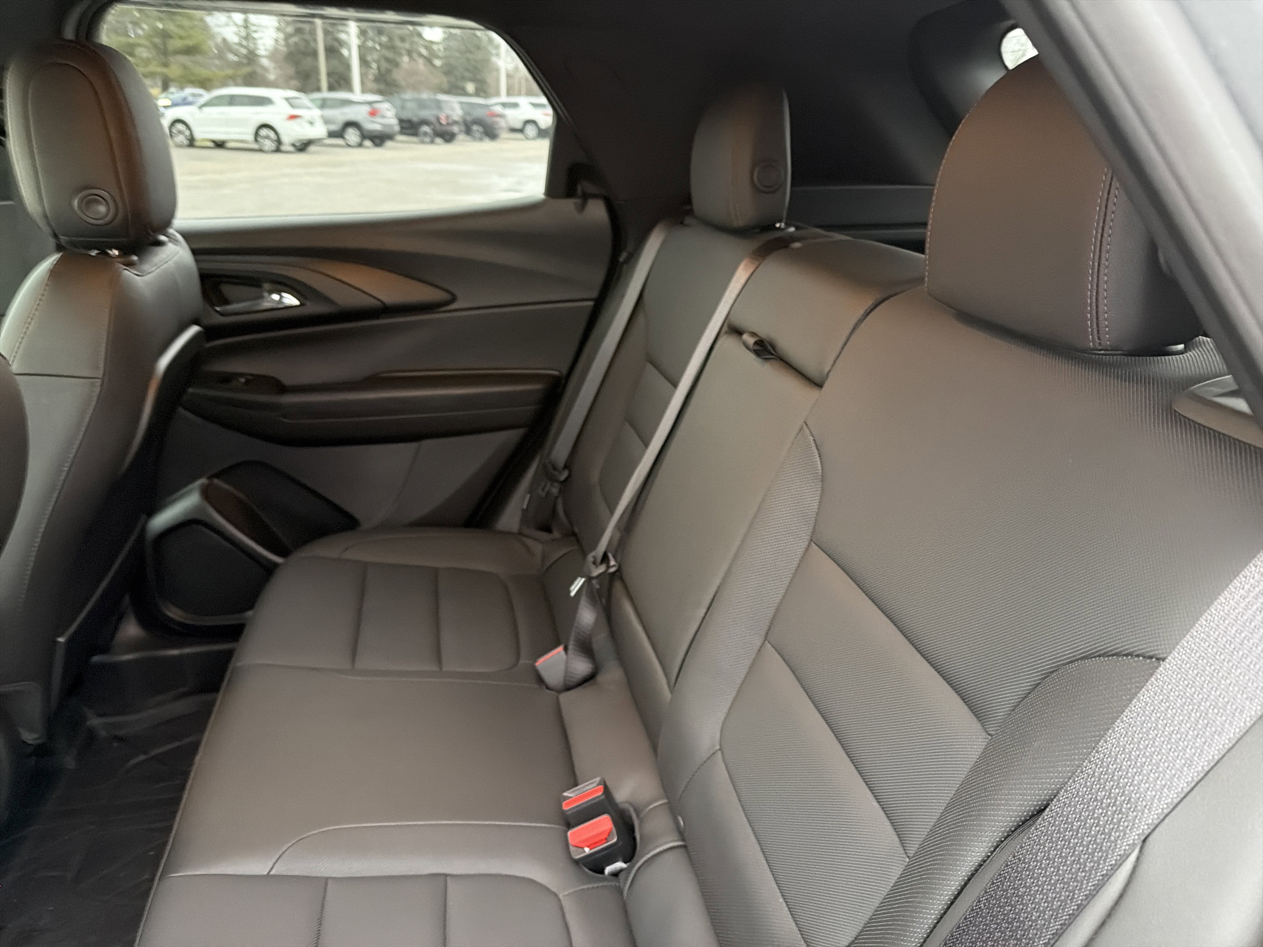 Used 2024 Chevrolet TrailBlazer RS w/ Driver Confidence Package image 44