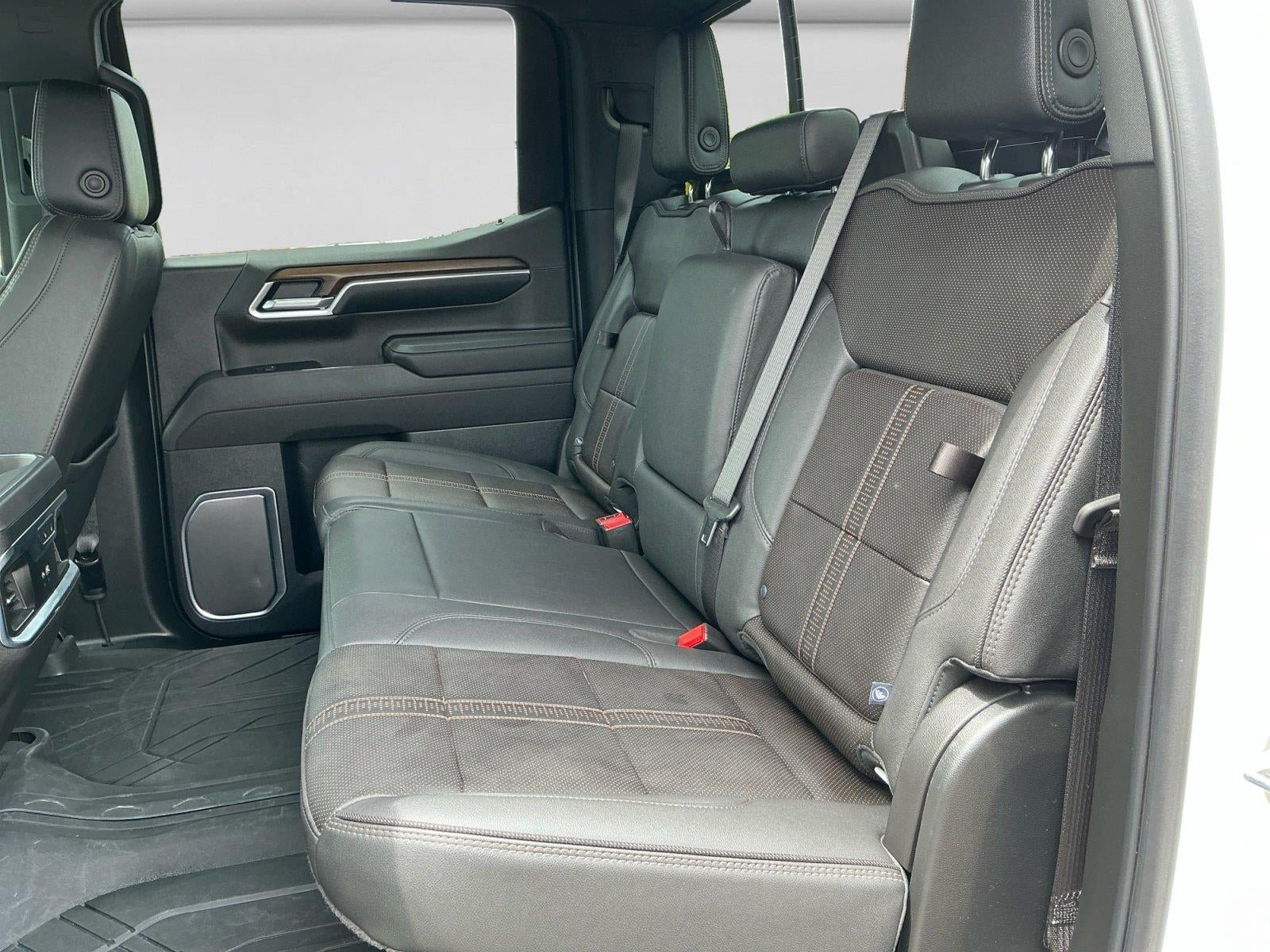 Certified 2025 Chevrolet Silverado 1500 High Country w/ Technology Package AWD/4WD image 14