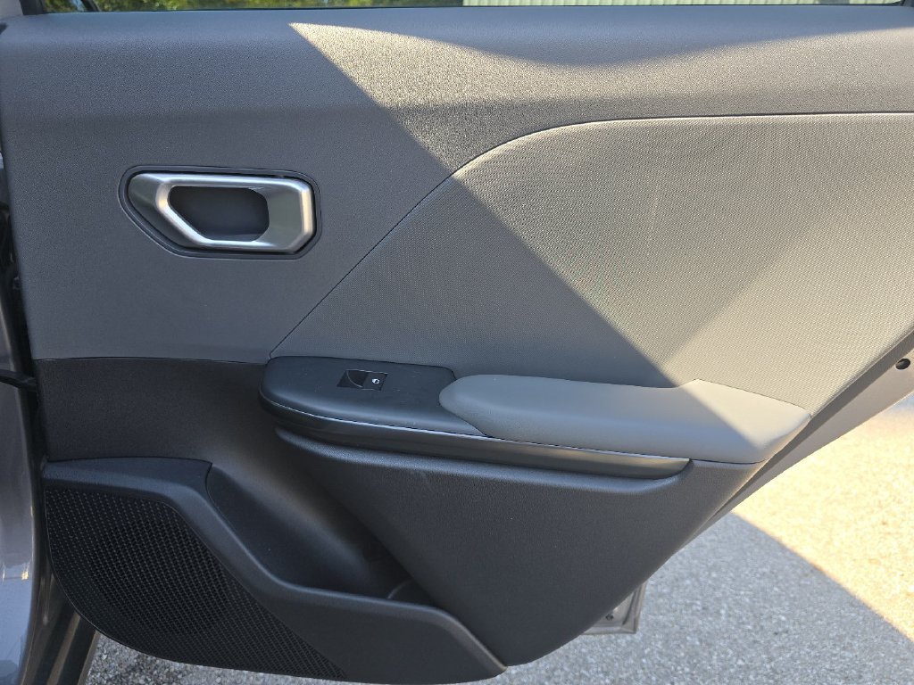 Used 2025 Kia K4 FWD image 19