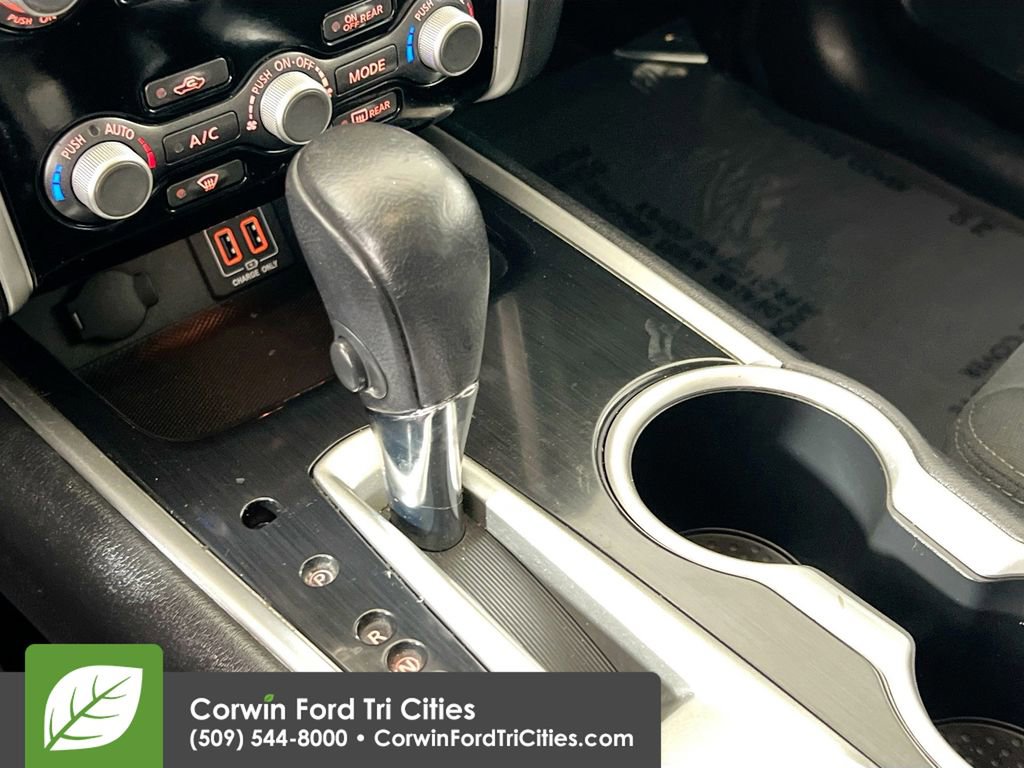 Used 2018 Nissan Pathfinder SV image 9