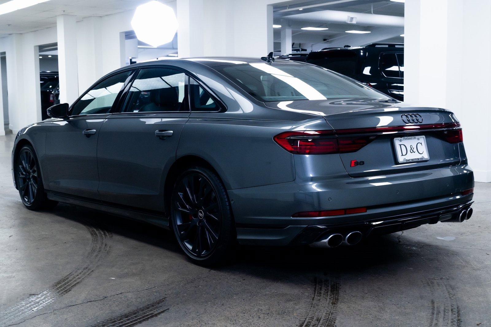 Used 2025 Audi S8 image 4