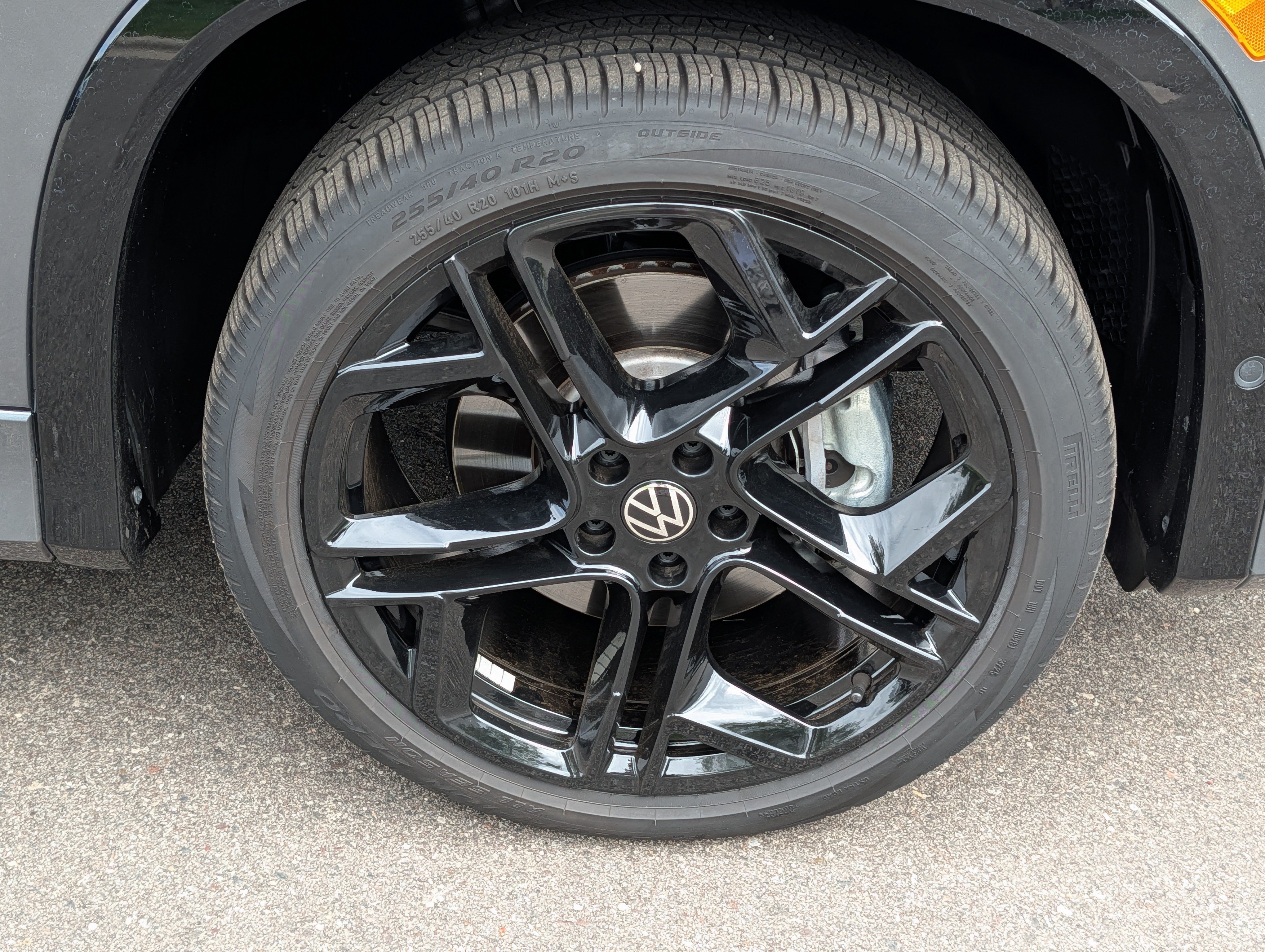 Certified 2026 Volkswagen Tiguan SE R-Line AWD/4WD image 15