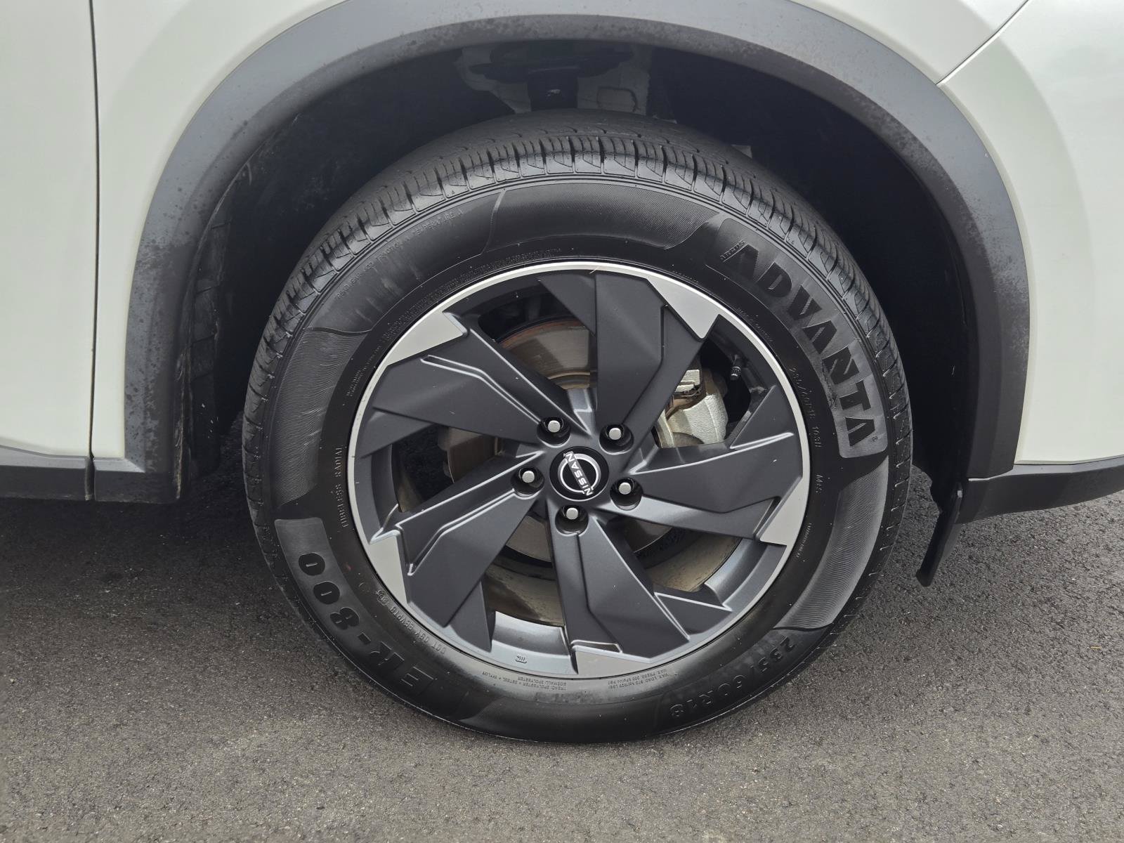Used 2024 Nissan Rogue SV FWD image 7