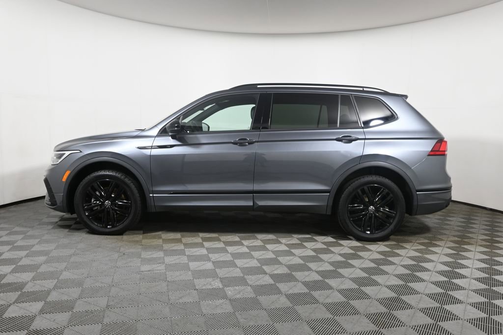 Used 2022 Volkswagen Tiguan SE R-Line AWD/4WD image 2
