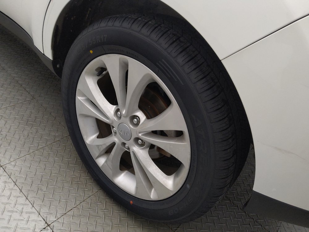Used 2015 Kia Soul + w/ Audio Package FWD image 31