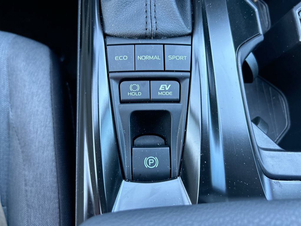 Used 2026 Toyota Camry LE FWD image 33