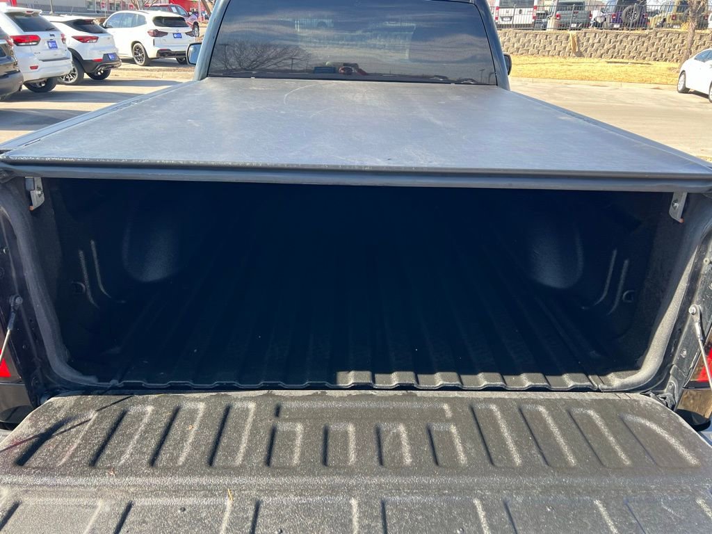 Used 2018 Chevrolet Silverado 1500 LT w/ LT Convenience Package image 18