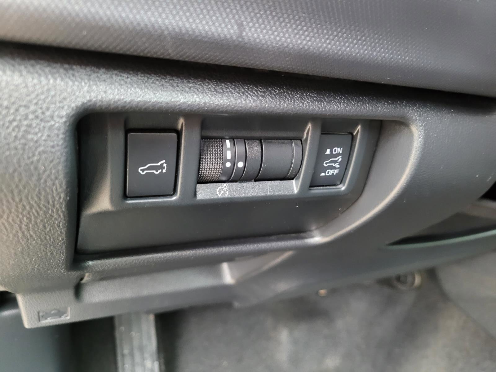 Certified 2025 Subaru Forester Premium AWD/4WD image 27