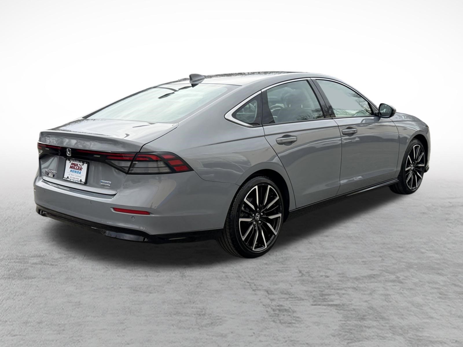 Used 2025 Honda Accord Touring image 6