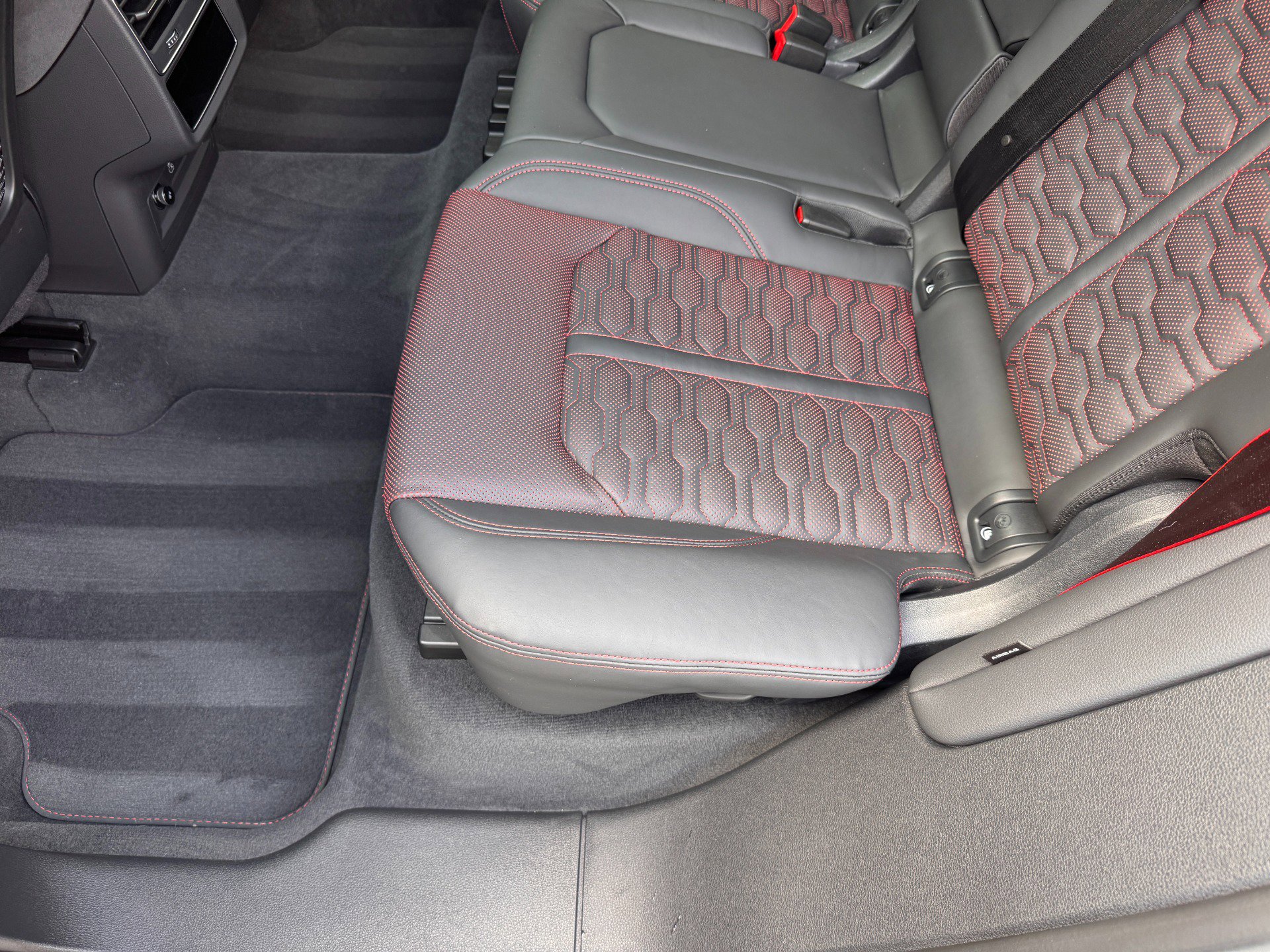 Used 2025 Audi RS Q8 performance image 52