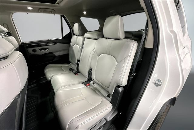 Used 2024 Honda Pilot Touring image 22