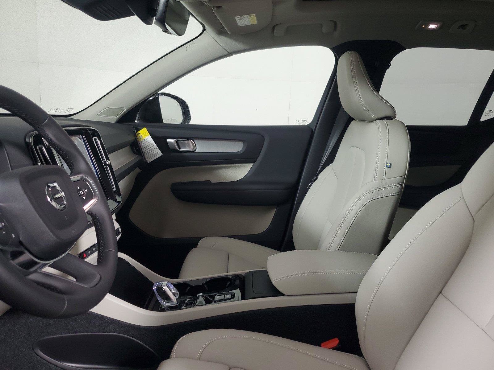 New 2026 Volvo XC40 B5 Plus w/ Protection Package Premier AWD/4WD image 22