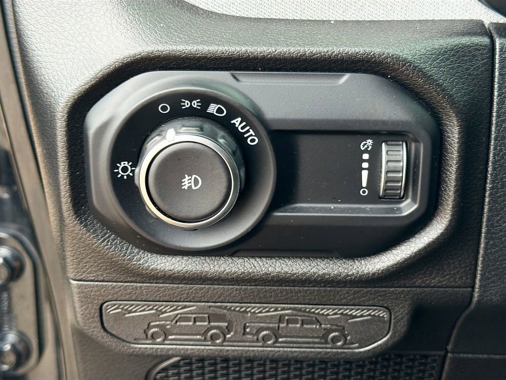 Used 2024 Jeep Wrangler Sport S image 28