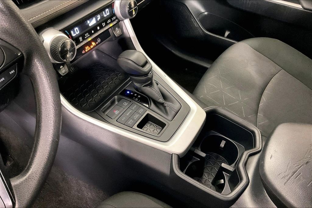 Used 2025 Toyota RAV4 XLE AWD/4WD image 19