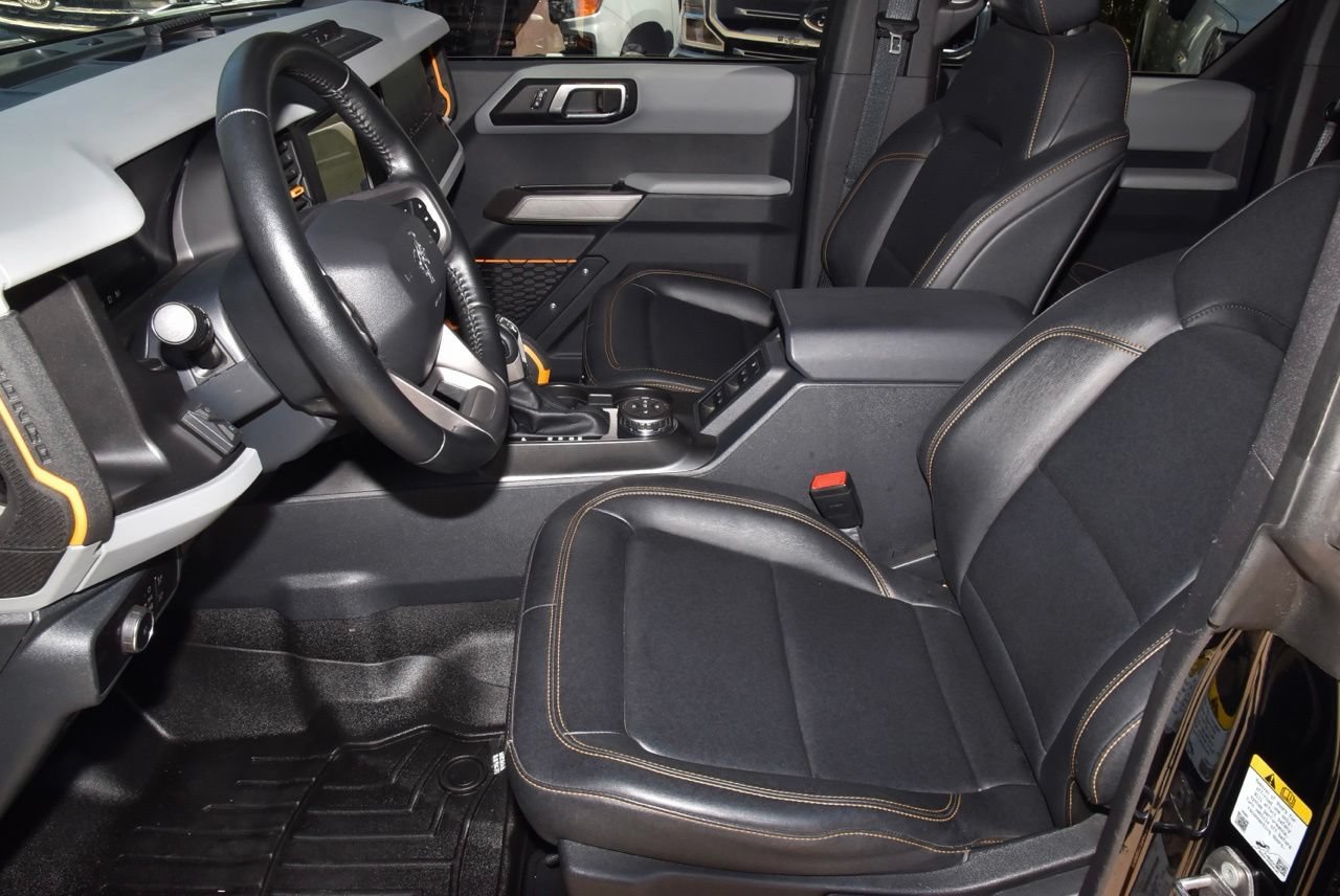Used 2023 Ford Bronco Badlands w/ Sasquatch Package AWD/4WD image 13