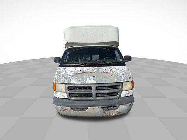 Used 2002 Dodge B3500 image 2