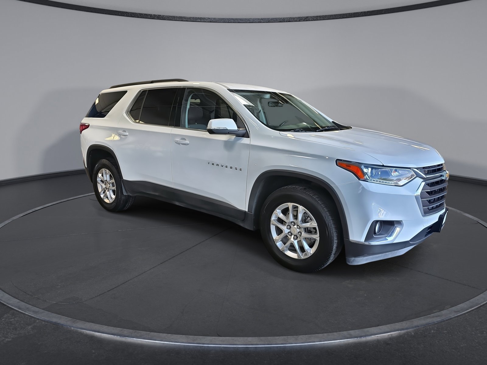 Used 2021 Chevrolet Traverse LT w/ LPO, Floor Liner Package AWD/4WD image 3