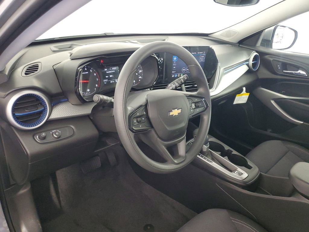 Used 2026 Chevrolet Trax LS w/ LS Convenience Package image 11