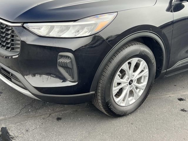 Certified 2023 Ford Escape Active image 9