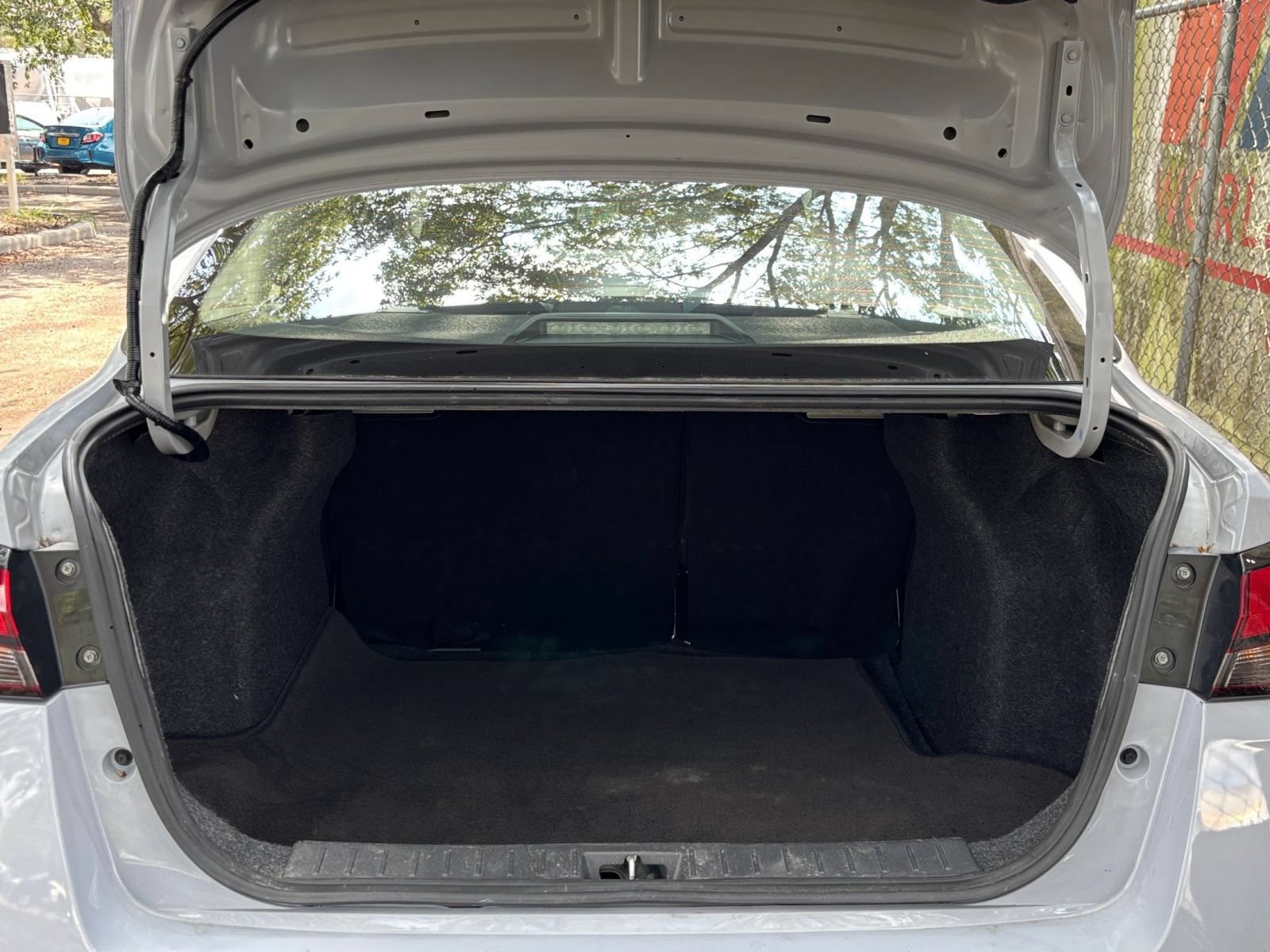 Used 2025 Nissan Versa SV FWD image 28