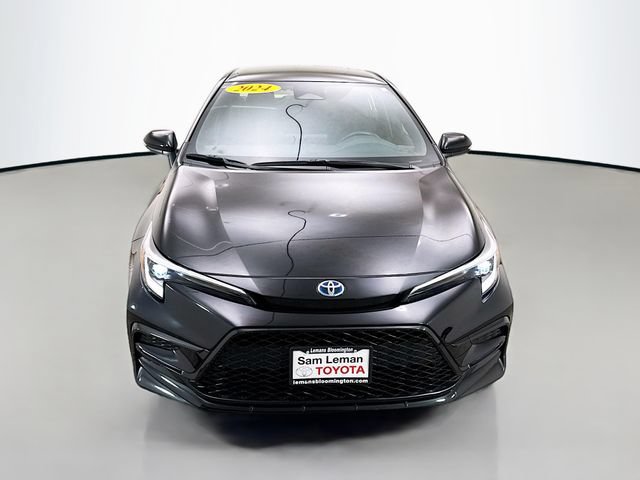Used 2024 Toyota Corolla SE FWD image 2