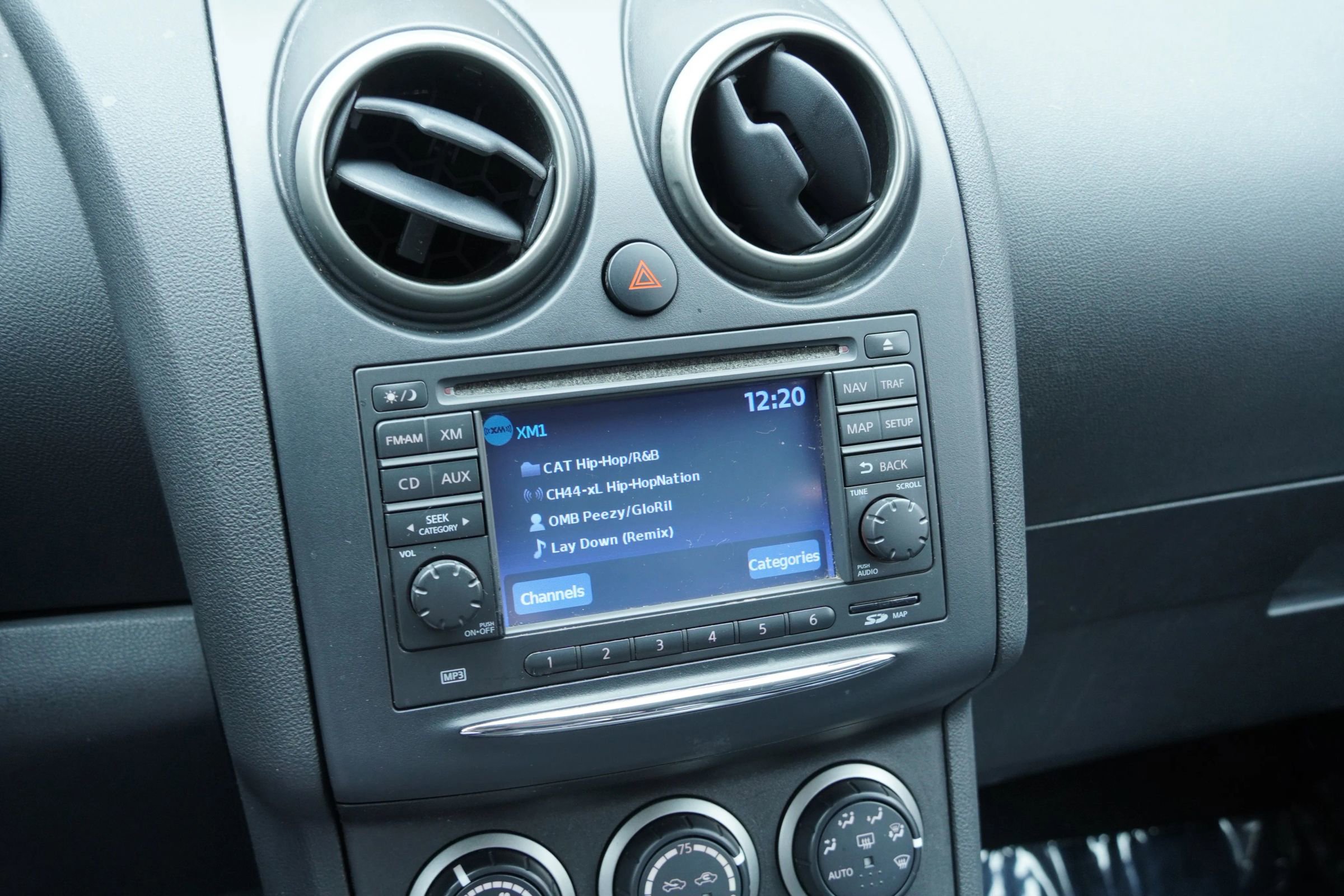 Used 2011 Nissan Rogue SV w/ SL Pkg image 14