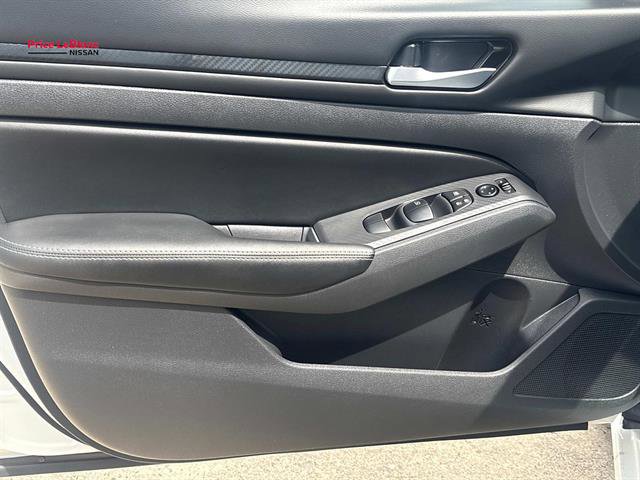 Used 2025 Nissan Altima 2.5 SV FWD image 18