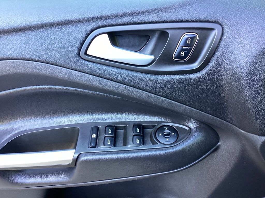 Used 2017 Ford Escape SE image 60