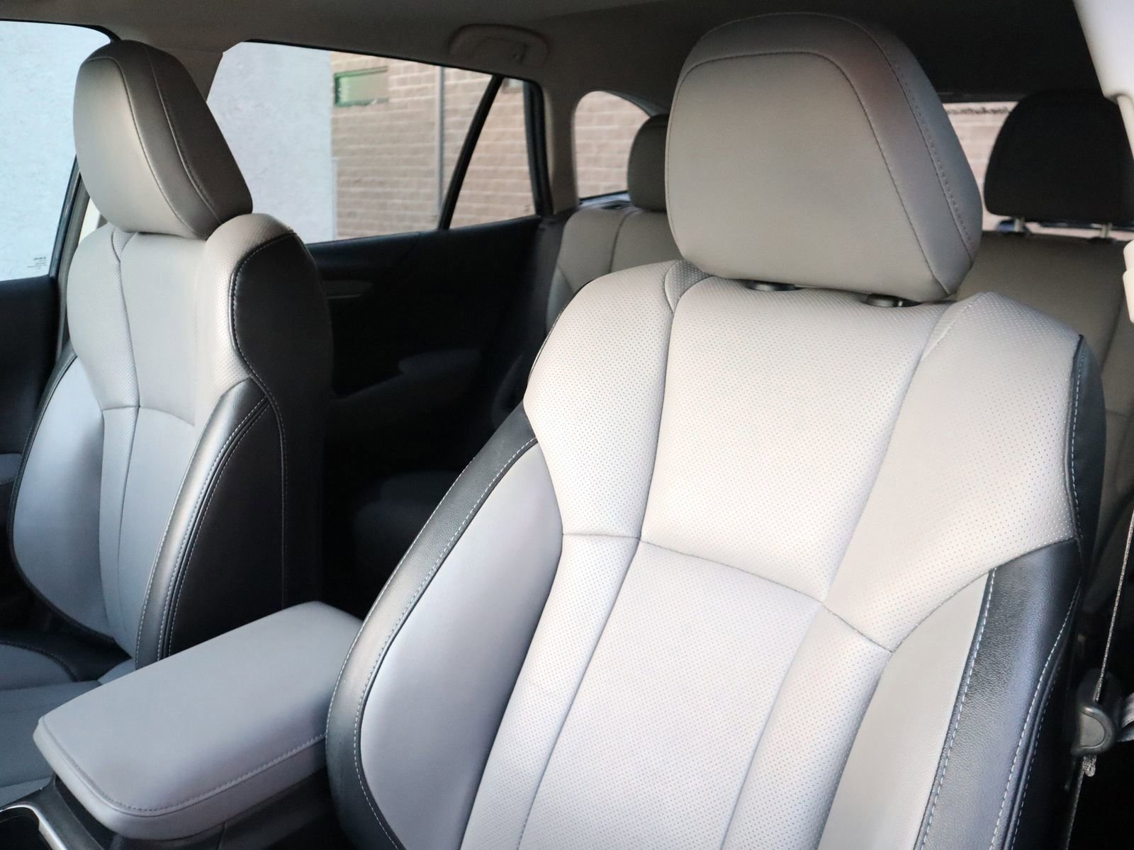 Used 2023 Subaru Outback Limited image 36