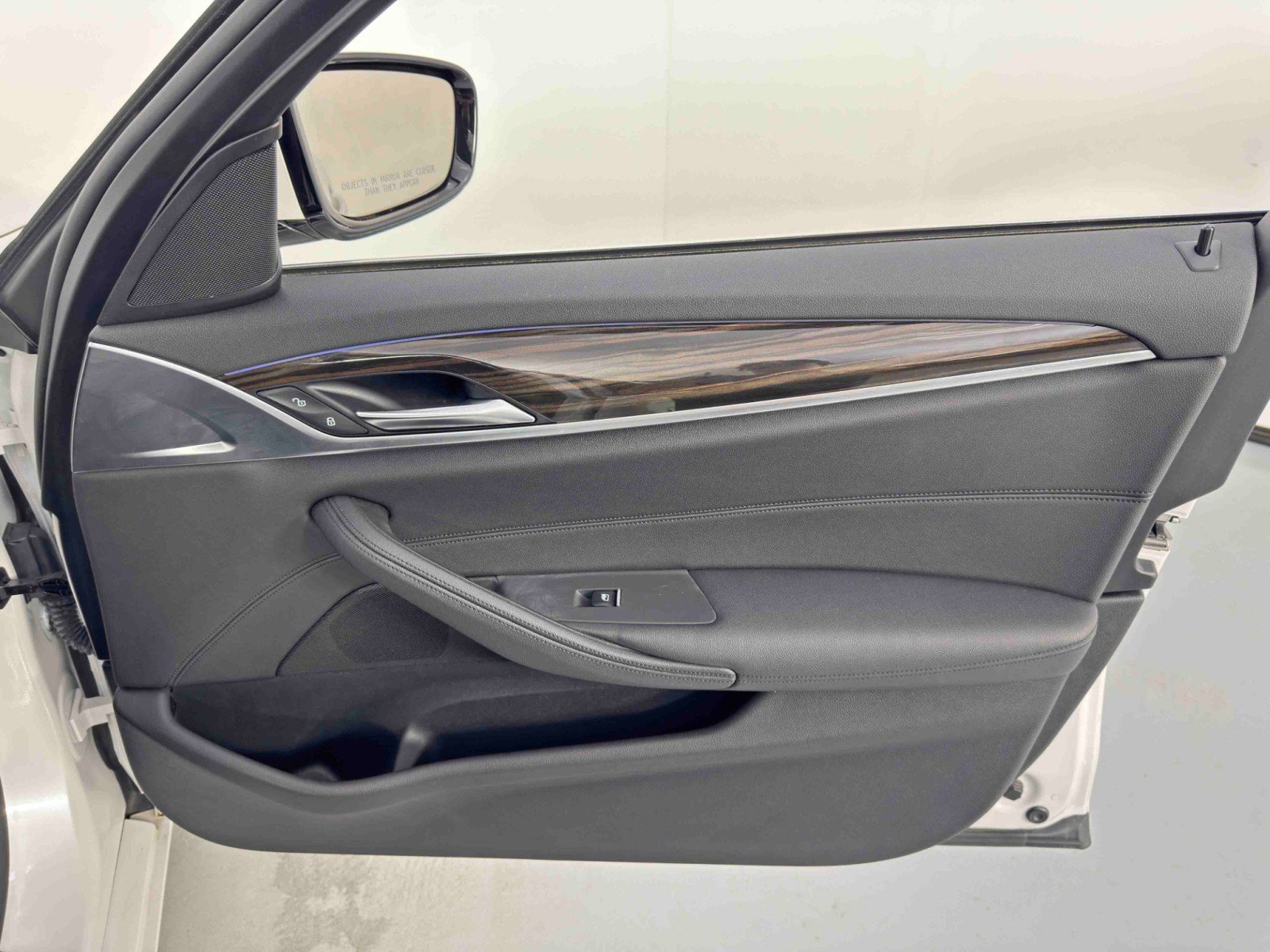 Used 2018 BMW 530e image 45