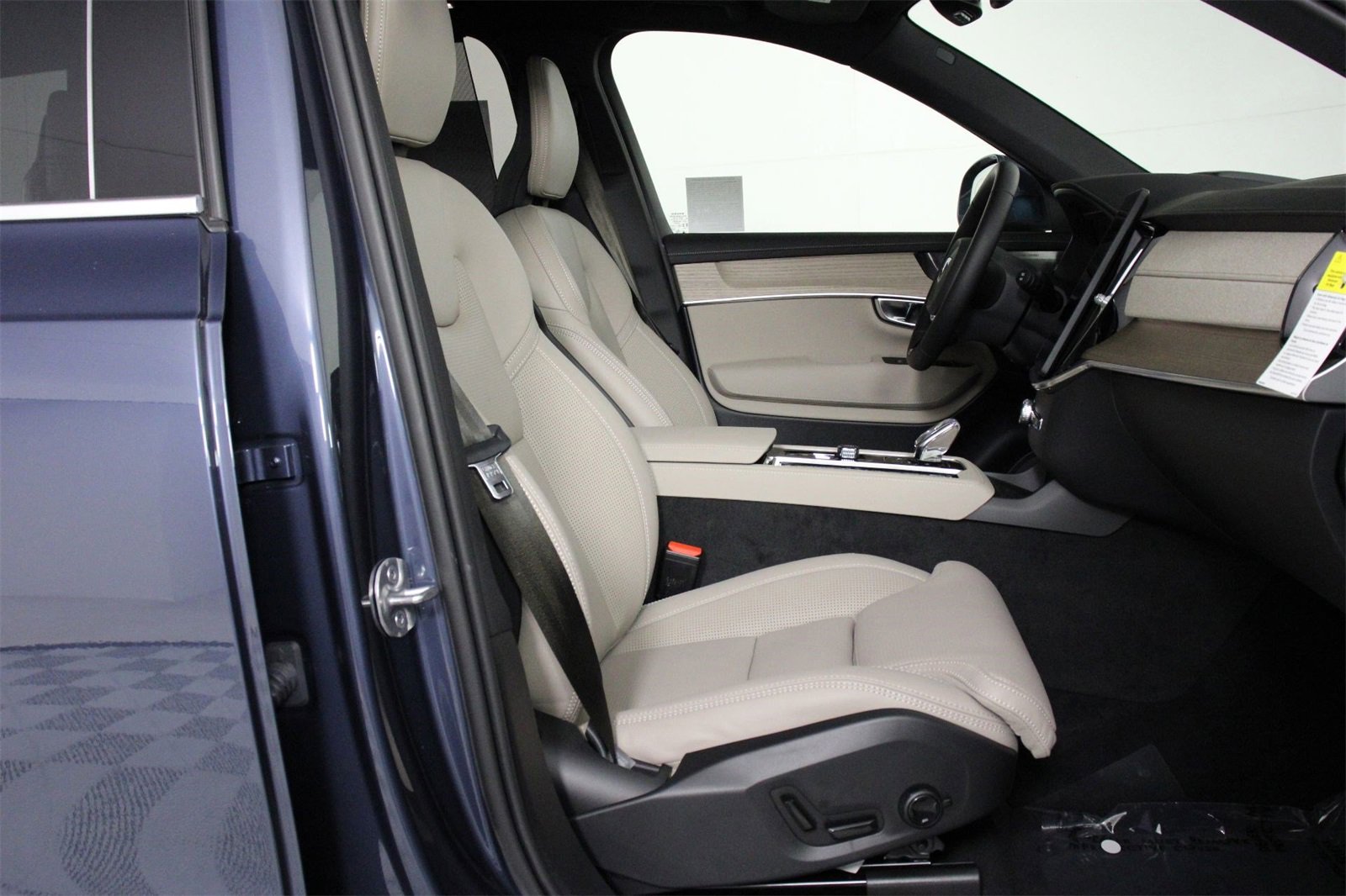 New 2026 Volvo XC90 T8 Ultra image 10