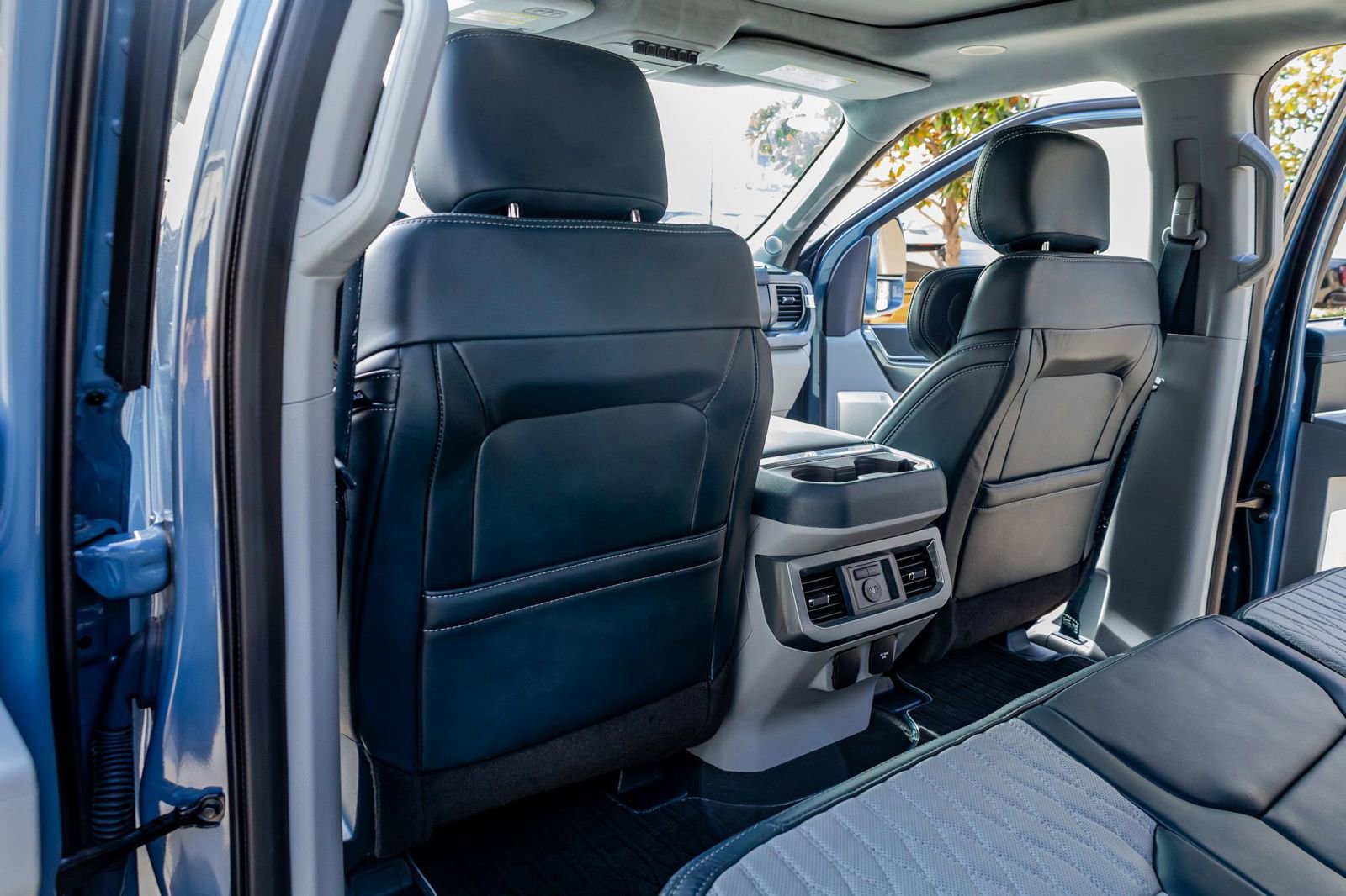 Used 2023 Ford F350 Limited w/ FX4 Off-Road Package image 34