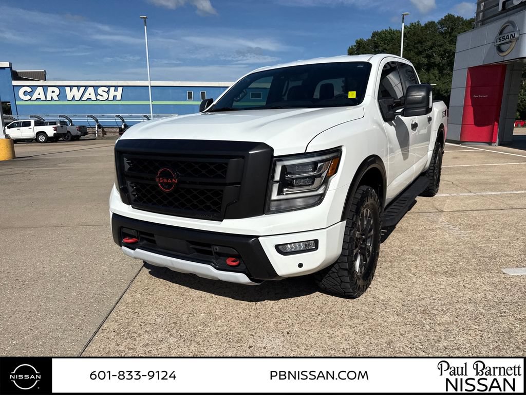 Used 2023 Nissan Titan PRO-4X w/ Pro-4x Convenience Package AWD/4WD image 10