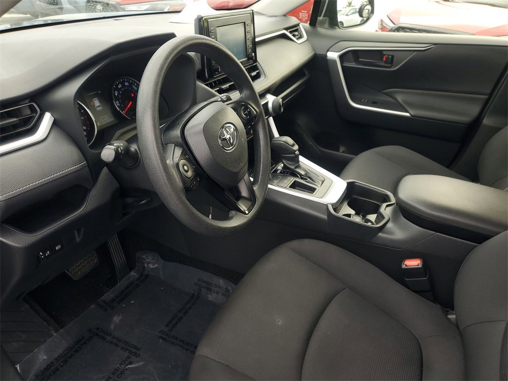 Used 2019 Toyota RAV4 LE image 17