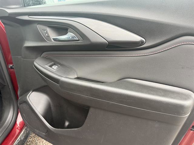 Used 2023 Chevrolet TrailBlazer RS w/ Sun and Liftgate Package image 18