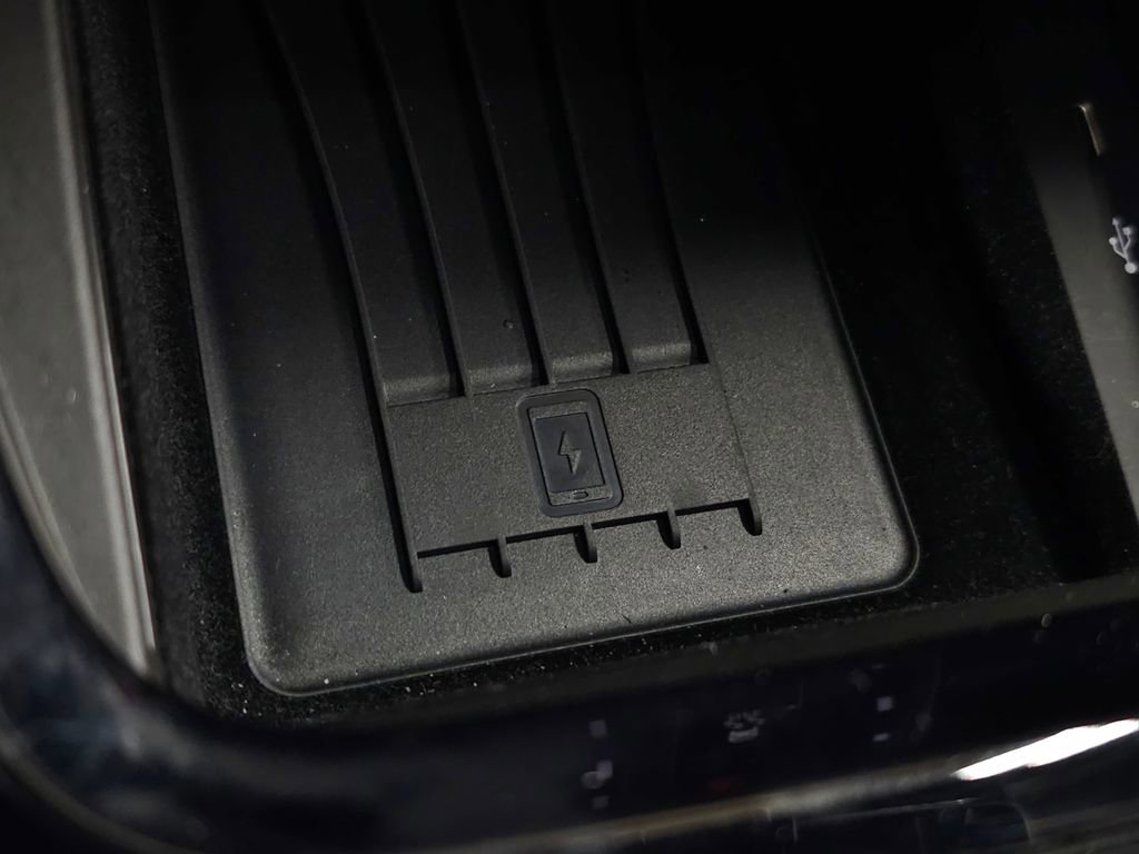 Used 2024 Porsche Cayenne AWD/4WD image 38
