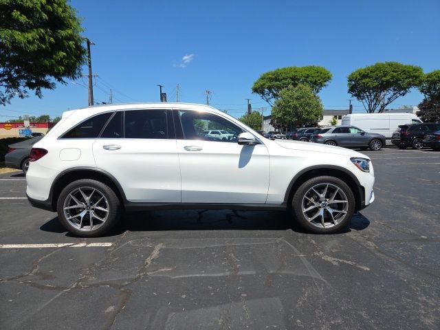 Used 2022 Mercedes-Benz GLC 300 4MATIC image 2