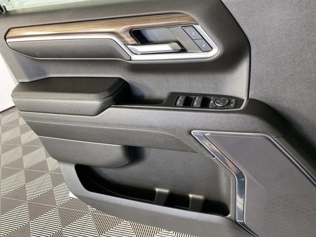 Used 2023 Chevrolet Silverado 1500 LT AWD/4WD image 22