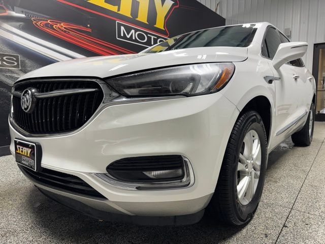 Used 2020 Buick Enclave Essence w/ Sound and Sites Package AWD/4WD image 2